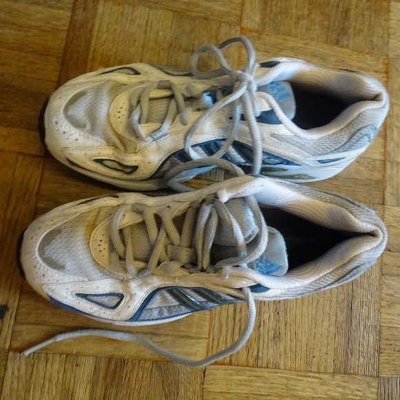 EUC ADIDAS RUNNERS - Picture 4 of 4